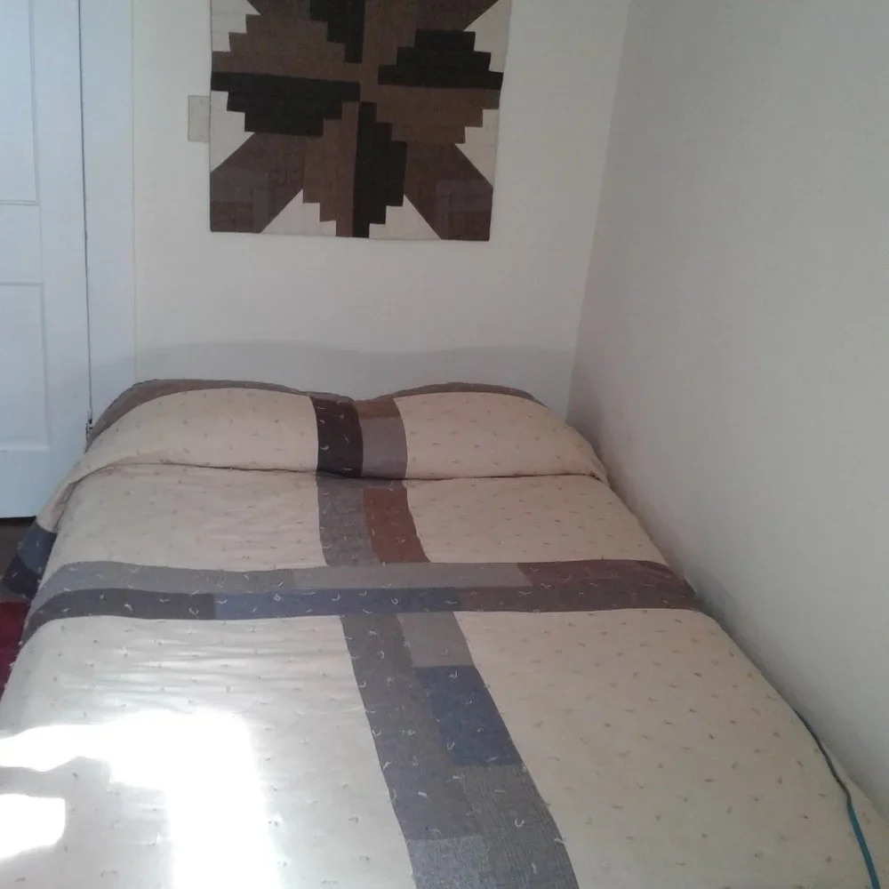 Hand Crafted Reversable Wool Blend & Flannel Farm House, Queen size, Quilt - Picture 2 of 16